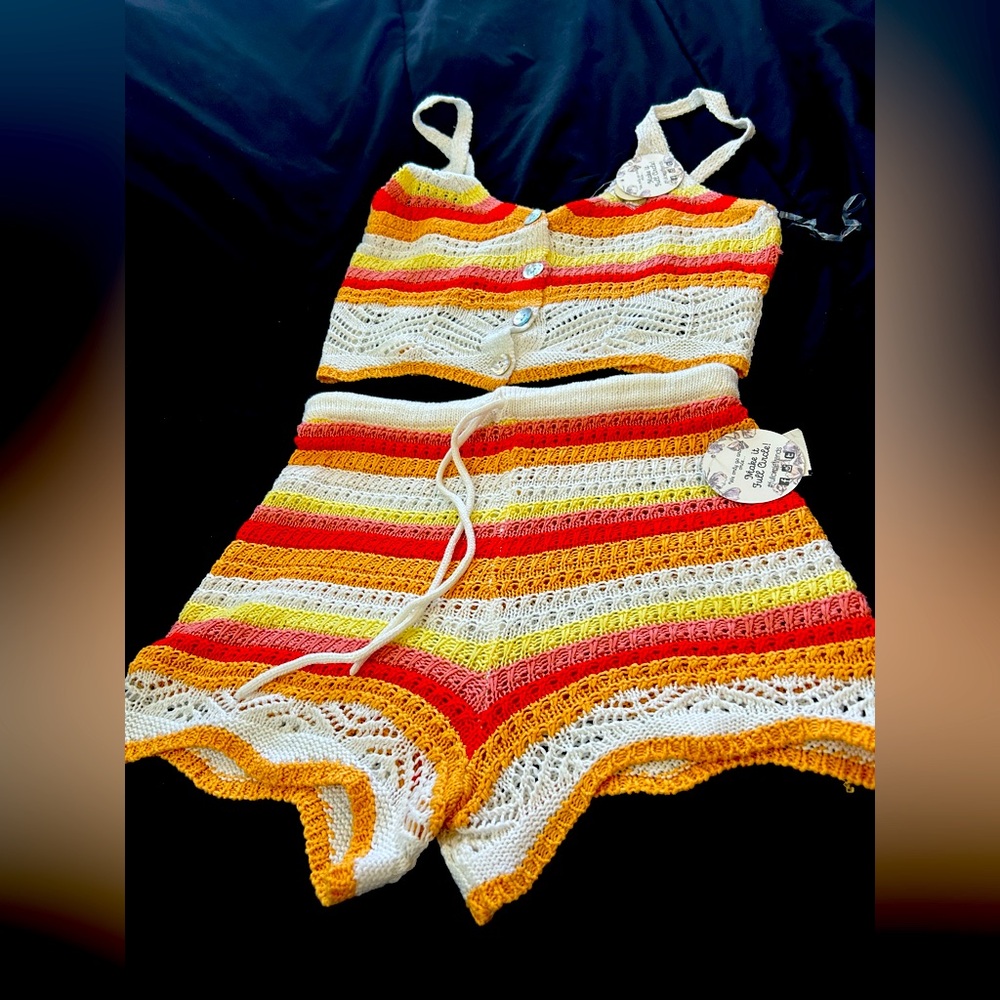 Women’s knit short set.